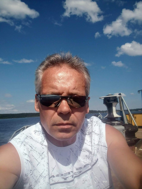 Valera Semenov, Мышкин, 56 лет, 2 ребенка, 1 фото. Ищу: Женщину без комплексов для не частых но реальных встреч по симпатии, а там как получится.  Анкета 835312. 