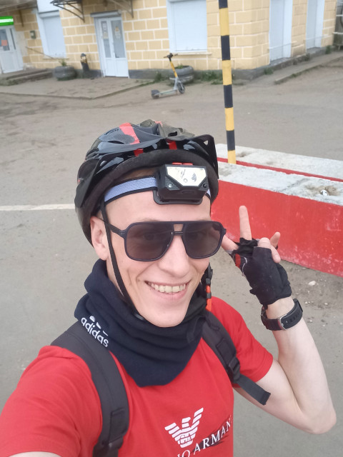 Вова, Россия, Тверь, 24 года. Привет считаю себя подростком который не повзрослел хотел познакомиться с женщиной и стать послушным