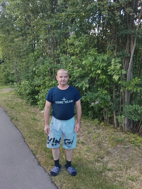 Сергей, Россия, Клин, 46 лет, 2 ребенка. Познакомлюсь с женщиной для дружбы и общения. А там как карта ляжет.Общительный, трудолюбив. выростил дочек, растут внучки. юмор вроде при мне. да вообще нормальный чел