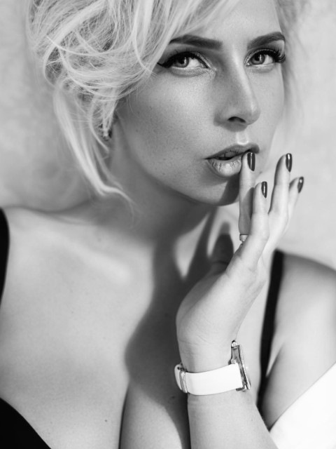 Елена, Россия, Санкт-Петербург, 40 лет, 1 ребенок. Я ищу мужа, партнера, друга, любовника, добытчика, защитникаМеня много раз предавали а все равно продолжаю верить людям