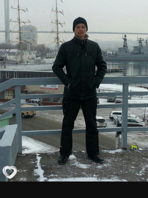 Виктор, Россия, Москва, 42 года. Он ищет её: Познакомлюсь с женщиной для любви и серьезных отношений, брака и создания семьи, воспитания детей.Не курю не пью. Устал от одиночества.