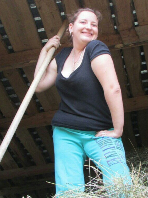 Елена, Россия, Истра, 37 лет, 2 ребенка. Познакомлюсь с мужчиной для любви и серьезных отношений, брака и создания семьи, воспитания детей, рЯ деревенская, Я деревенская
Ты не смотри вокруг, ты погляди сюда
И спеть смогу, и сплясать смогу,