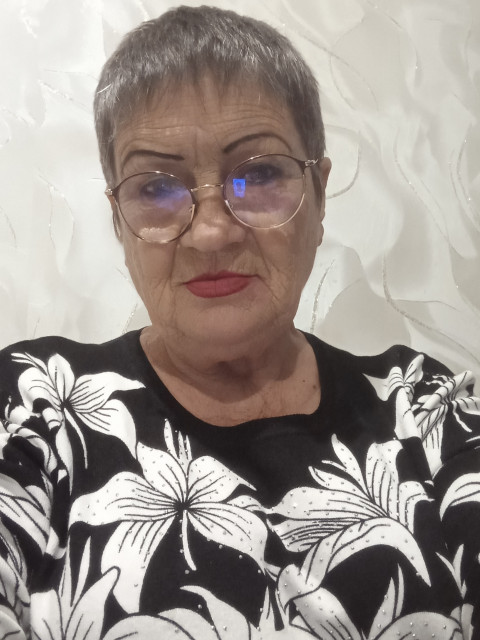 Наталья, Россия, Волгоград, 69 лет, 1 ребенок. Ищу: Просто нормального мужчину непьющего не гулящего работящего а остальное жизнь покажет пока что дружба...  Анкета 835989. 