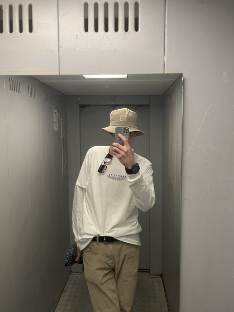 Artem, Россия, Санкт-Петербург, 23 года. Познакомлюсь с девушкой для дружбы и общения.Я обычный, скромный мальчик:? )