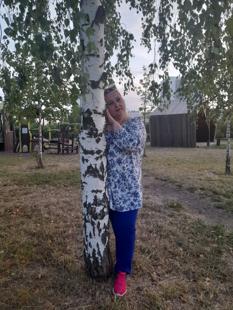 Ирина, Москва, м. Бунинская аллея, 52 года, 2 ребенка. Познакомлюсь с мужчиной для серьезных отношений, брака и создания семьи, дружбы и общения.Мне 52 года, не замужем. Я женщина любящая дом, семью и уют. Не люблю быть навязчивой. Жду серьёзных