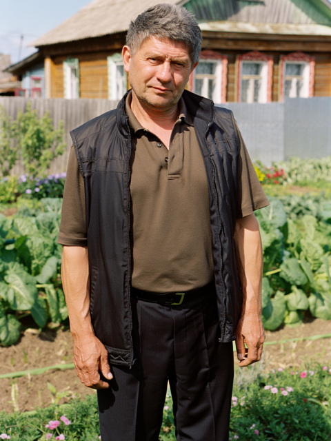 Сергей, Россия, Вельск, 57 лет. Я не ищу «девочку». Я ищу Женщину. Да, с большой буквы и желательно — с пониманием, что отношения — Работаю строителем при администрации. Не министерский, но умею класть кирпичи не только в стену, но 