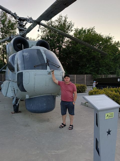 Игорь Петров, Россия, Москва, 47 лет, 1 ребенок. Ищу одинокую девушку из Москвы без лишнего веса в возрасте 40-53.Без вредных привычек, работаю.