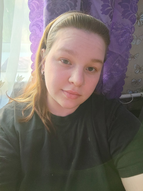 Александра, Россия, Комсомольск, 20 лет, 2 ребенка. Познакомлюсь с парнем для любви и серьезных отношений, воспитания детей.Живу в своей квартире с двумя детьми, мальчик и девочка, год сыну и 2 года дочке