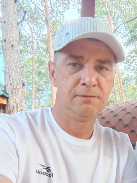 Константин, Казахстан, Караганда, 49 лет, 1 ребенок. Познакомлюсь с женщиной для любви и серьезных отношений. Стройная, добрая, с чувством юмора, не глупРаботаю, заработок стабильный, спиртное и наркотики не употребляю, курю регулярно, есть сын, живёт н