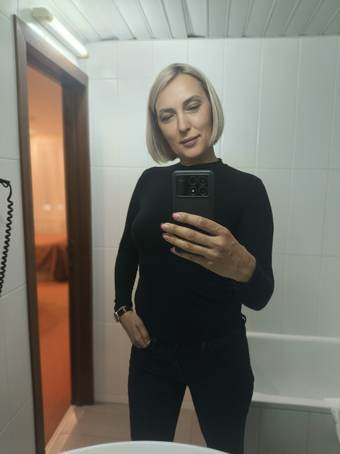 Людмила, Россия, Краснодар, 49 лет. Хочу найти Высокий, образованный, добрый, теплый человек... Далее возможны варианты)))))В разводе около года. 
Самостоятельная, без жилищных проблем. Люблю животных. 
Живу в Краснодаре. 