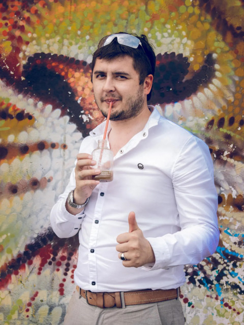 Эмиль, Россия, Уфа, 32 года. Познакомлюсь с женщиной для любви и серьезных отношений, дружбы и общения, умеющую держать ауру позиРазносторонний, изучаю психологию, биоэнергетику, гипноз, держу особенный ЦЕЛИБАТ. Занимаюсь различн