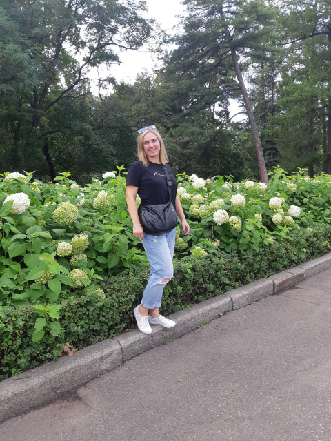 Ирина, Минск, 44 года, 1 ребенок, 1 фото. Познакомлюсь с мужчиной для любви и серьезных отношений, брака и создания семьи, дружбы и общения.  Анкета 837206. 