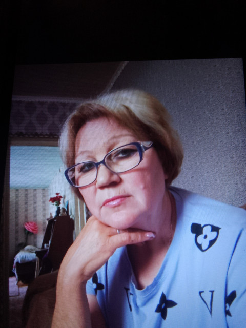 Елена, Россия, Аркадак, 56 лет. Она ищет его: Познакомлюсь с мужчиной для любви и серьезных отношений.Живу в селе, материально обеспечена, добрая, верная, не курю, не пью, устала от одиночества ищу свою