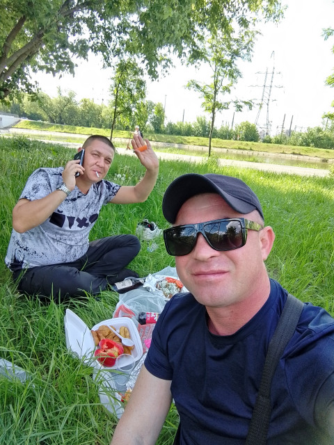 Алексей, Москва, м. Сходненская, 38 лет, 2 ребенка. Он ищет её: Познакомлюсь с женщиной для любви и серьезных отношений.Весёлый, трудолюбивый и очень ласковый и заботливый человек