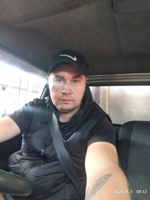 Антон, Россия, Москва, 40 лет. Он ищет её: Познакомлюсь с женщиной для любви и серьезных отношений.Мне40, много работаю, детей нет, живу в Митино