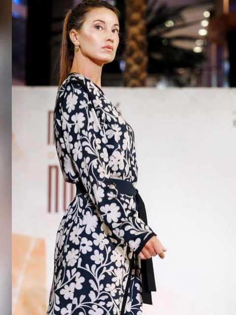 Елена, Санкт-Петербург, м. Ленинский проспект, 44 года, 2 ребенка. Она ищет его: Познакомлюсь с мужчиной для любви и серьезных отношений, брака и создания семьи, воспитания детей.Я в разводе, дети учатся за границей, живут с бабушкой и дедушкой, папа и ма