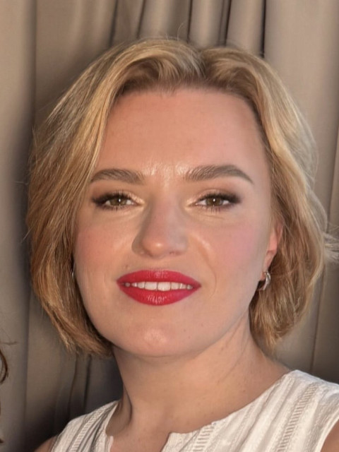 Ирина, Россия, Екатеринбург, 46 лет, 2 ребенка. Хочу найти Зрелого, умного и с чувством юмора мужчину (40-50 лет), который: 
1. Берет ответственность на себя Состоявшаяся, позитивная, ценю стабильность, доверие и искренность. Люблю активный отдых на прир