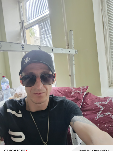 Юрий, Россия, Ростов-на-Дону, 38 лет. Познакомлюсь с женщиной для любви и серьезных отношений, брака и создания семьи, рождения совместныхМне 38 не пью спокойный очень-очень люблю правду робота сварщика и скульптор проэктор всё есть кроме