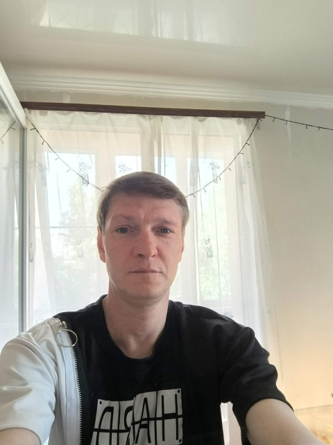 Роман, Макеевка, 45 лет, 2 ребенка, 1 фото. Познакомлюсь с женщиной для любви и серьезных отношений, брака и создания семьи, гостевого брака, дружбы...  Анкета 837936. 