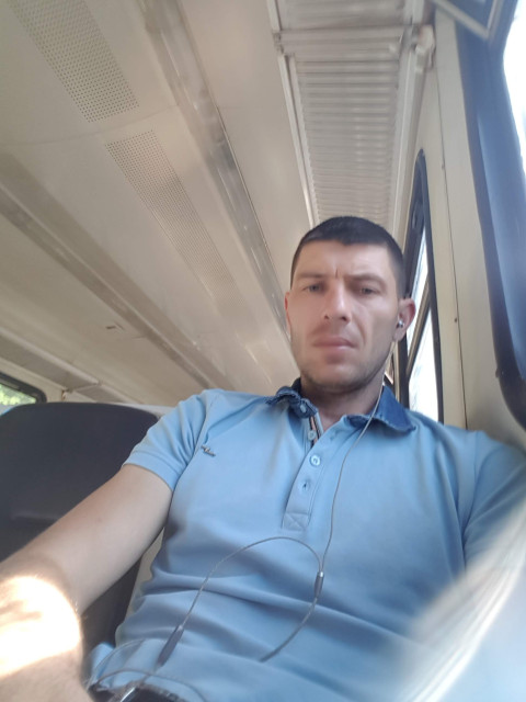 Сергей, Россия, Санкт-Петербург, 43 года. Познакомлюсь с женщиной для дружбы и общения.Немного веселый, немного грустный, немного серьёзный, немного добрый, чуть строгий, чуть с тараканам