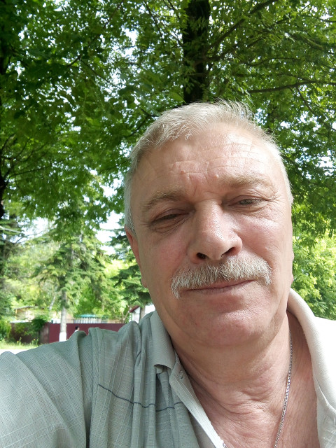 Игорь, Россия, Апшеронск, 60 лет, 2 ребенка. Познакомлюсь с женщиной для любви и серьезных отношений, дружбы и общения.Обычный, русский мужчина, немного сутоловат. Дети выросли и живут отдельно.