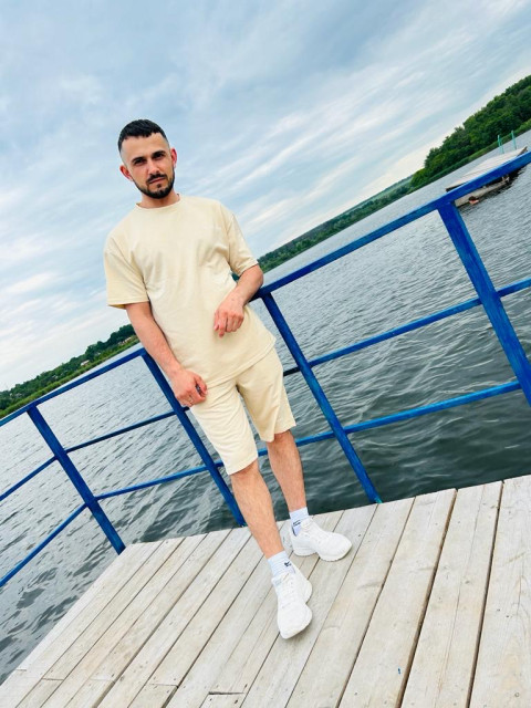 Вардан, Россия, Ялта, 33 года. Познакомлюсь с женщиной для дружбы и общения. Анкета 838328. 