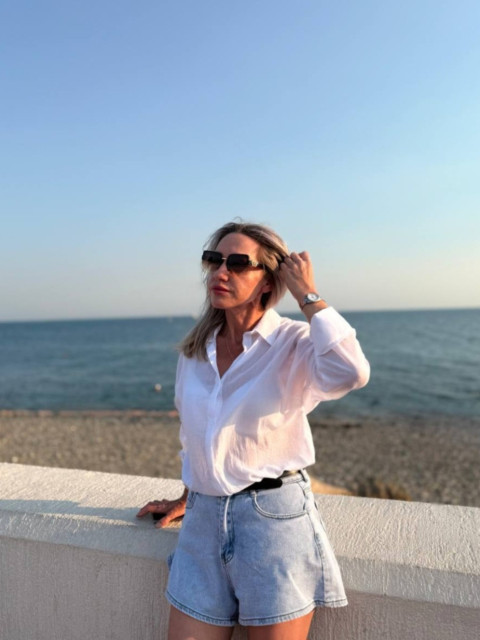 Александра, Россия, Уфа, 41 год, 1 ребенок. Познакомлюсь с мужчиной для серьезных отношений. Решительный, уверенный, заботливый. Свободный от предыдущих...  Анкета 838434. 