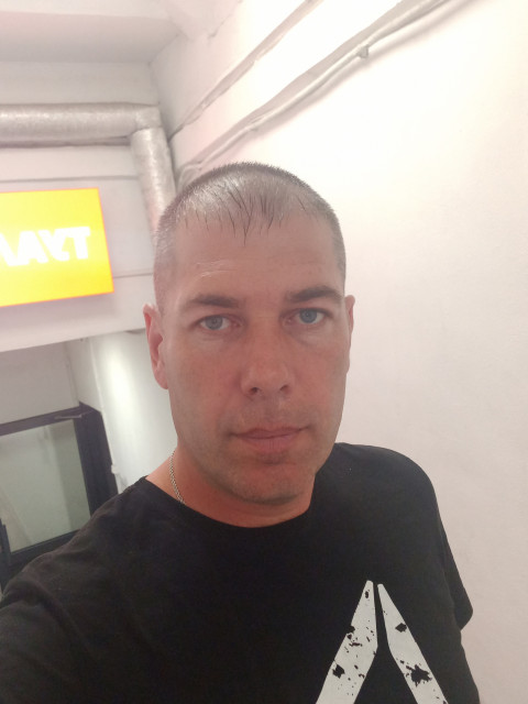 Илья, Россия, Иркутск, 37 лет, 1 ребенок. Познакомлюсь с женщиной для любви и серьезных отношений, брака и создания семьи.Добрый, внимательный, заботливый мужчина, умею ценить отношения