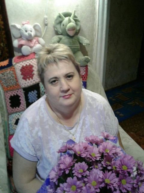 Елена, Луганск, 60 лет, 1 фото. Познакомлюсь с мужчиной для любви и серьезных отношений.  Анкета 838488. 