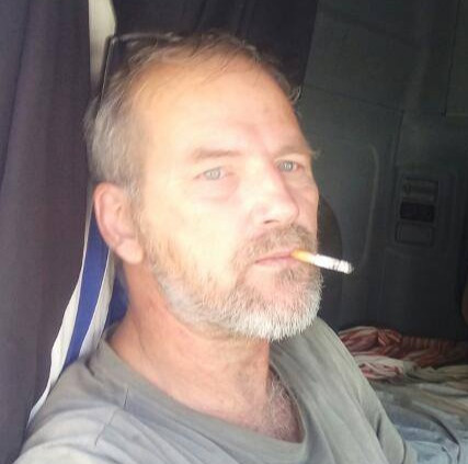 Михаил, Тверь, 63 года, 2 фото. Познакомлюсь с женщиной для дружбы и общения. Волосы, с ума схожу от длинных ухоженных волос. Короткая...  Анкета 838907. 