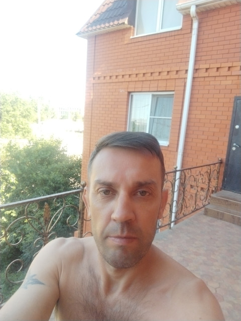 Сергей, Россия, Астрахань, 39 лет, 2 ребенка. Познакомлюсь с женщиной для любви и серьезных отношений, дружбы и общения.Спокойный, работящий
однолюб. 
Правда и преданность превыше всего. 
Служил.