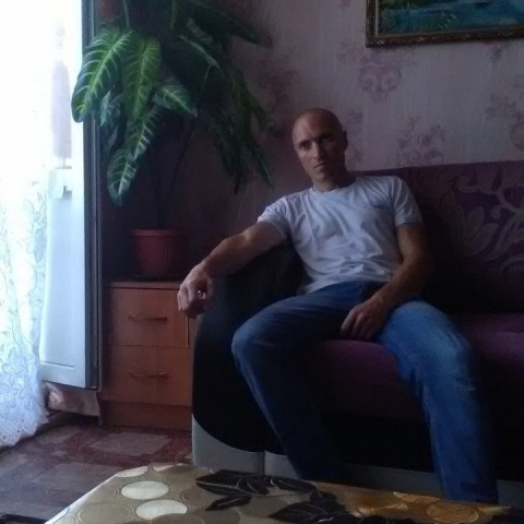 Сергей Леснов, Россия, Кстово, 43 года. Хочу познакомиться с женщиной, с которой хотелось бы засыпать и просыпаться рядом, ради которой хотеЖиву в Кстово, работаю тут же, люблю природу, активный отдых, немного спорт... Хочу встретить женщин