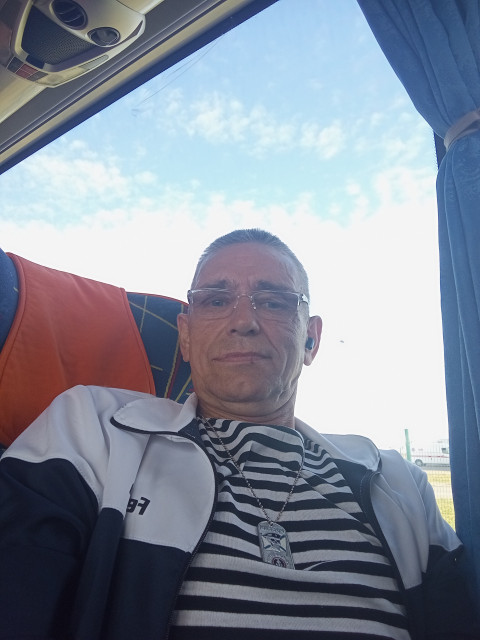 Владимир Рыжов, Питкяранта, 51 год, 1 ребенок, 2 фото. Ищу: Добрую, серьезную, веселую и ласковую. Для начала общения и дружбы  Анкета 839179. 