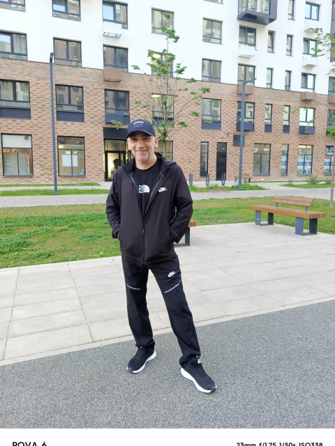 Артур, Москва, Домодедовская, 47 лет, 2 ребенка. Познакомлюсь с женщиной для любви и серьезных отношений, брака и создания семьи, дружбы и общения.Год в разводе. Две прекрасные дочки живут со мной. 12 и 6 лет.