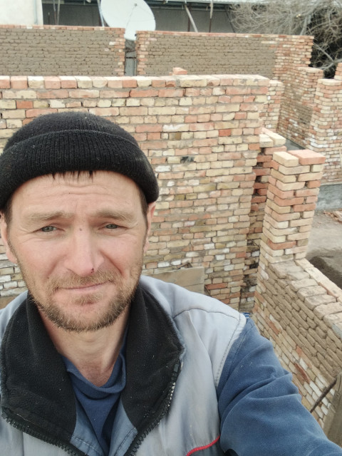 Юрий Джумаев, Узбекистан, Ташкент, 45 лет, 1 ребенок. Он ищет её: Порядочную, хозяйственную, с чувством юмора интересную, умнуюСпортивное телосложение, 171см
Работа строителем
