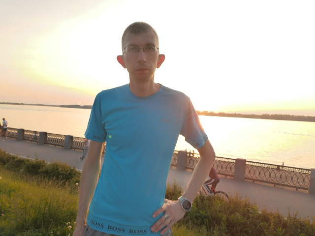 Вячеслав, Россия, Самара, 38 лет, 1 ребенок. Познакомлюсь с женщиной для любви и серьезных отношений, брака и создания семьи, гостевого брака, роХотелось бы познакомиться с человеком для серьёзных отношений. 
Не пью, редко, много работаю. Курю,