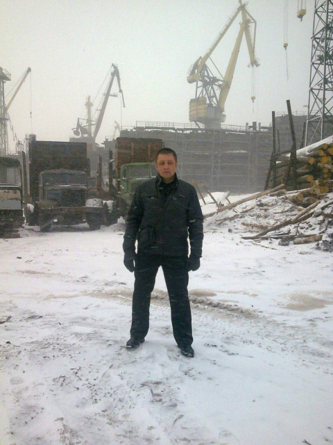 Валерий Саперов, Санкт-Петербург, 39 лет, 1 ребенок, 2 фото. Он ищет её: Нармальную адекватную, которой нужна забота  Анкета 839700. 