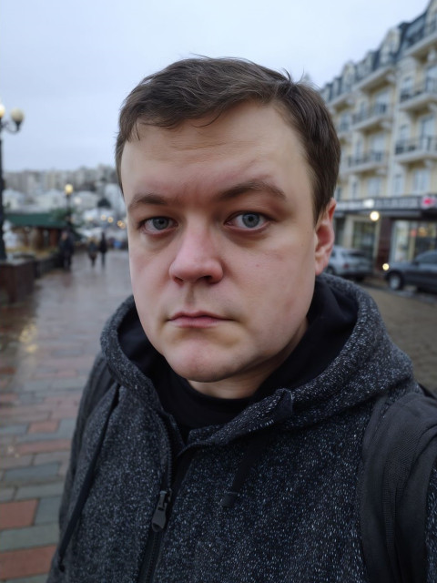 Александр, Россия, Москва, 38 лет. Хочу найти P. S. не имеет смысла что-то перечислять о себе, общаться не с кем и не о чем.Увлекается фэнтези и фантастикой, ттрпг, переводом художественной и игровой литературы, играми и мно