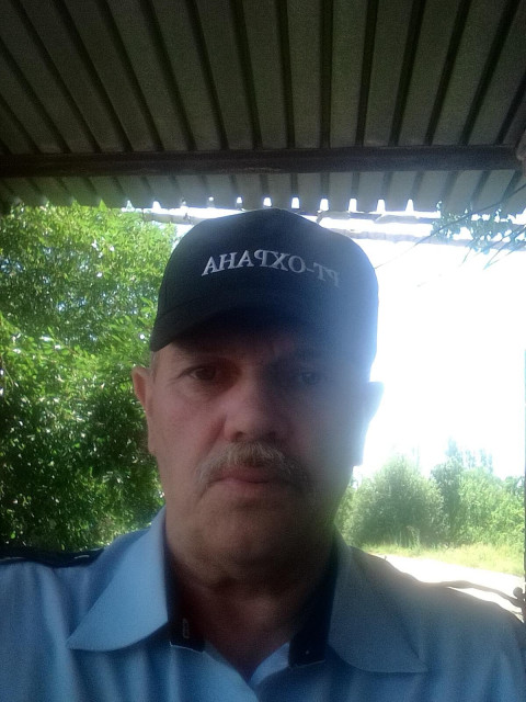 Иван, Россия, Ростов-на-Дону, 65 лет. Познакомлюсь с женщиной для любви и серьезных отношений, дружбы и общения.Разведён, живу один в своем доме, благоустраиваю дом. Работаю.