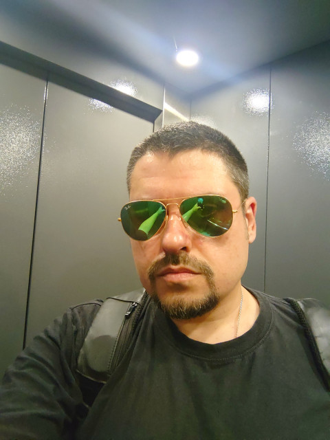 Сергей, Россия, Москва, 40 лет. Познакомлюсь с женщиной для любви и серьезных отношений, дружбы и общения.Адекватный, добрый, работящий 🙂 Не употребляю алкоголь, Курю😔