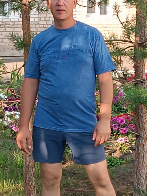 Олег Стрельников, Россия, Донецк, 50 лет, 1 ребенок. Хочу найти Прекрасную,любимую, заботливую будущую спутницу жизни!Разведён, образование высшее, хочу встретить спутницу жизни, работаю всё стабильно.. Вредные привычк