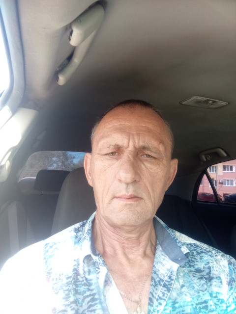 Вадим, Россия, Самара, 55 лет, 1 ребенок. Познакомлюсь с женщиной для любви и серьезных отношений.Спортивного телосложения честен имею автомобиль собаку и совсем одинок