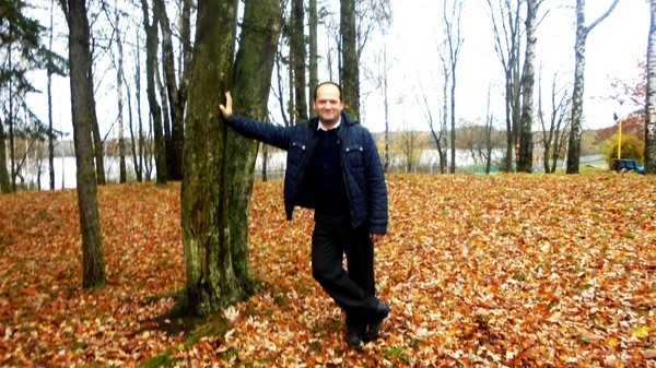 Виталий Иванашко, Беларусь, 39 лет. Хочу найти ДомашнююСпокоен, в меру упрям, без вредных привычек, интроверт, придерживаюсь традиционных ценностей: семья,