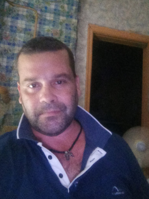 Виктор, Россия, Мариуполь, 41 год. Познакомлюсь с женщиной для любви и серьезных отношений.Простой Русский мужик, спокоен уравновешен, люблю готовить разные блюда. Живу возле моря, глаза кари