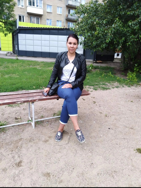 Юлия, Россия, Калининград, 39 лет, 2 ребенка. Познакомлюсь с мужчиной для любви и серьезных отношений, дружбы и общения.Воспитываю детей, работаю на удалёнке. Очень люблю-вкусно готовить, очень чистоплотная...