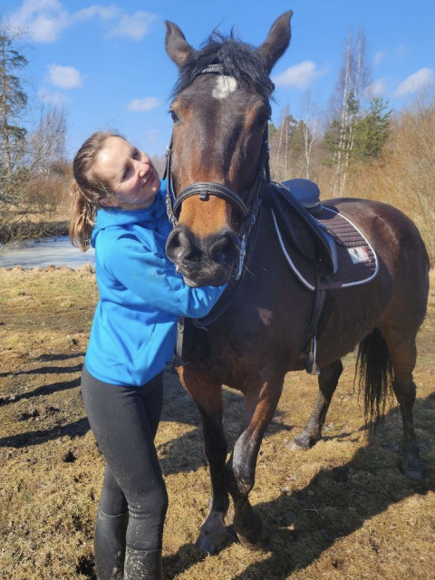 Ксения, Россия, Санкт-Петербург, 40 лет, 2 ребенка. Познакомлюсь с мужчиной для любви и серьезных отношений, брака и создания семьи.Живу в Ленобласти. В частном доме. Работаю в Питере. Хочу встретить человека, любящего животных, т. 