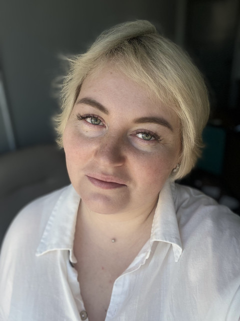 Ольга, Москва, м. Пражская, 38 лет, 3 ребенка. Познакомлюсь с мужчиной для любви и серьезных отношений, дружбы и общения.Люблю свою работу, своих детей. 
Люблю путешествовать и гулять, читать книги и отдыхать на природе