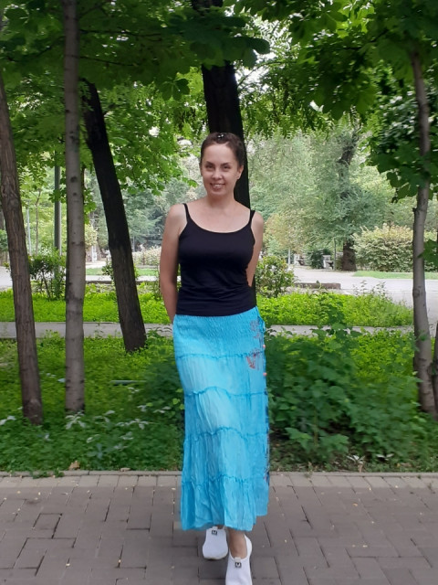 Юлия, Казахстан, Алматы, 37 лет. Она ищет его: Из рабочей семьи. Доброго. 😊 не пьющего. Что бы обращался со мной, как с хрустальной вазой.   Анкета 842480. 