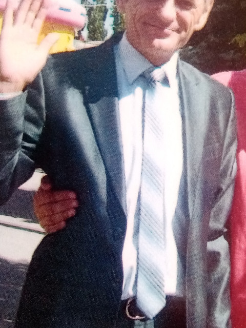 Александр Михайлович, Россия, Ростов-на-Дону, 65 лет, 2 ребенка. Познакомлюсь с женщиной для любви и серьезных отношений, брака и создания семьи. Нравятся женщины слВдовец. Селянин. 65лет. Фермер. Поля, трактора и т. д. Дом 120м. кв. Домашние животные хрю