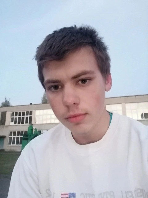 Рома, Беларусь, Брест, 22 года. Познакомлюсь с девушкой для любви и серьезных отношений, брака и создания семьи, воспитания детей.Зовут Рома 22 года из Бреста работаю сразу учусь приму девушку с ребёнком так как ребёнок это не про